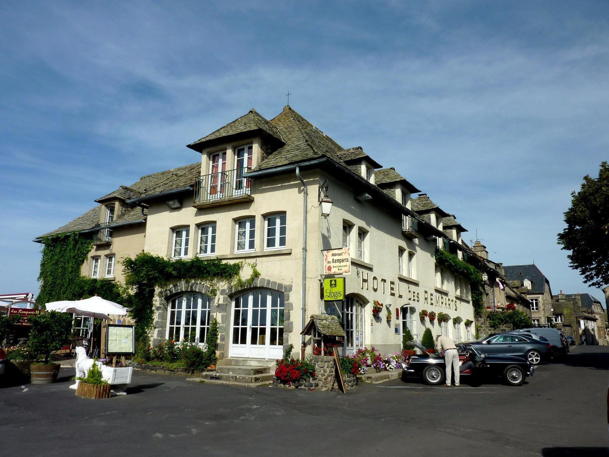 Logis Restaurant & Spa Les Remparts 3* Salers